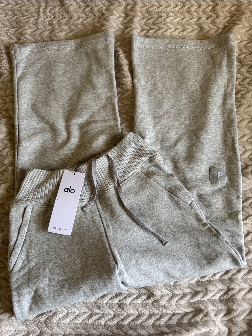 ALO Yoga Heather Gray Drawstring Sweatpants